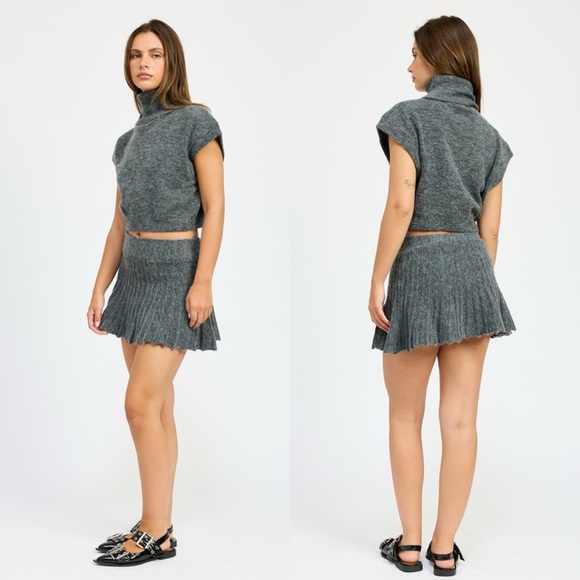 *24 HOUR SALE* Call Me Back Grey Pleated Sweater Skirt - Picture 5 of 12